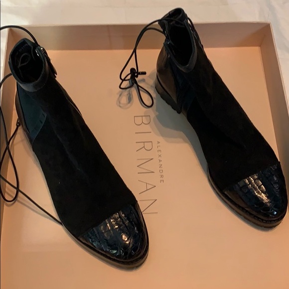 Boot - Picture 4 of 8